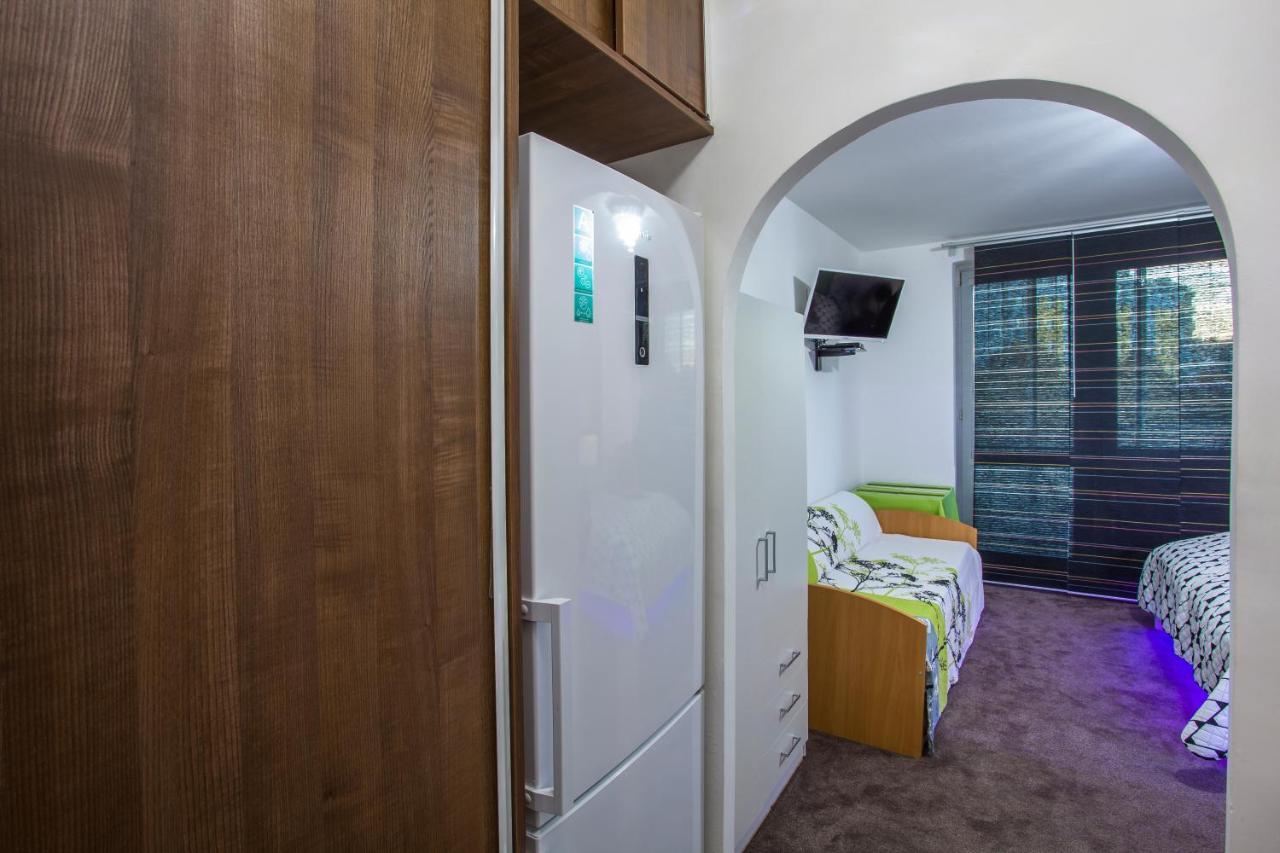 Studio Apartment Petrzalka Air-Conditioned 24H Check-In Bratislava Exterior photo