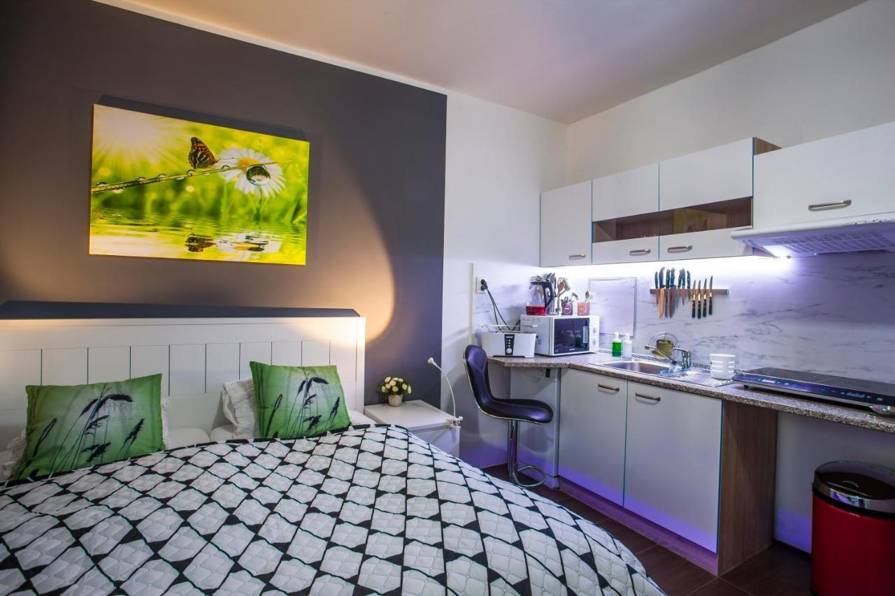 Studio Apartment Petrzalka Air-Conditioned 24H Check-In Bratislava Exterior photo