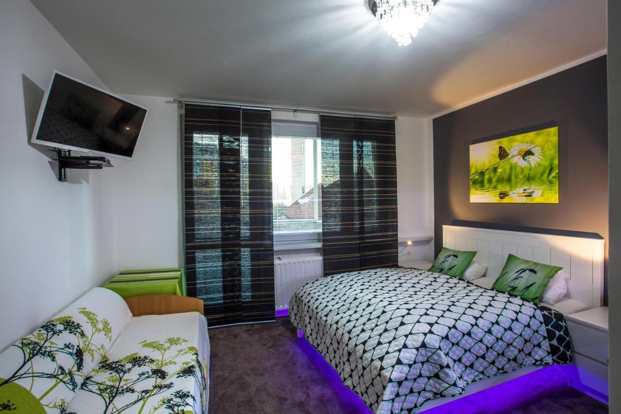 Studio Apartment Petrzalka Air-Conditioned 24H Check-In Bratislava Exterior photo